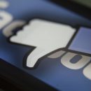 Facebook обвиняют в попытке «вылечить» гомосексуальность