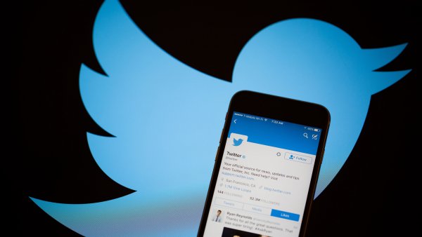 Машина времени для Twitter: Можно перенести свою ленту в соцсети в 2008 год